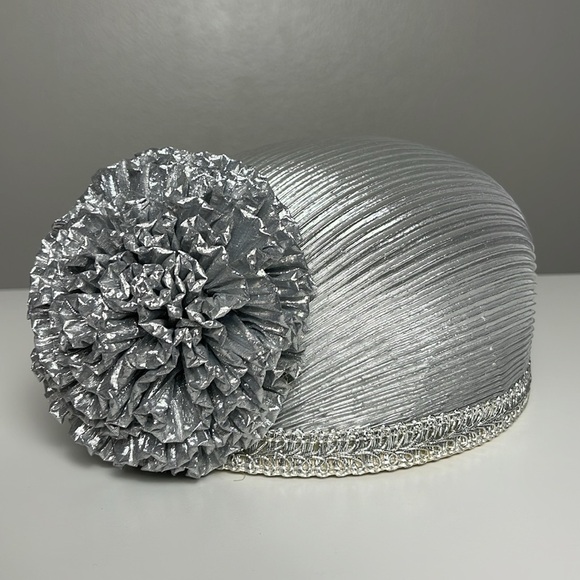 Accessories - Silver Cap / Hat Vintage